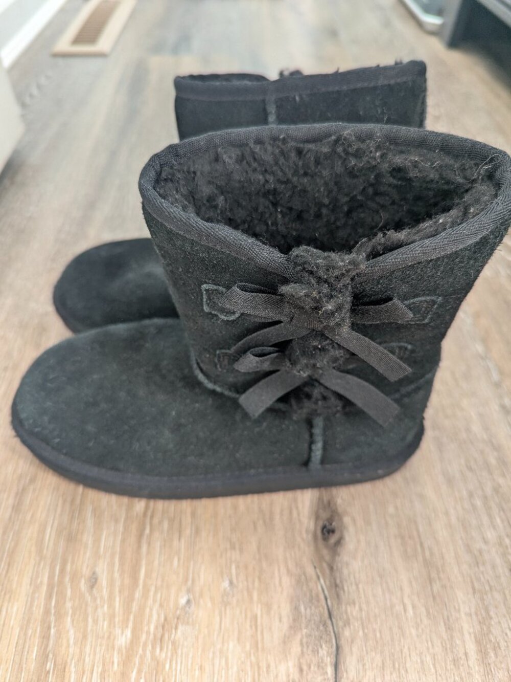 Koolaburra by UGG black Victoria boot